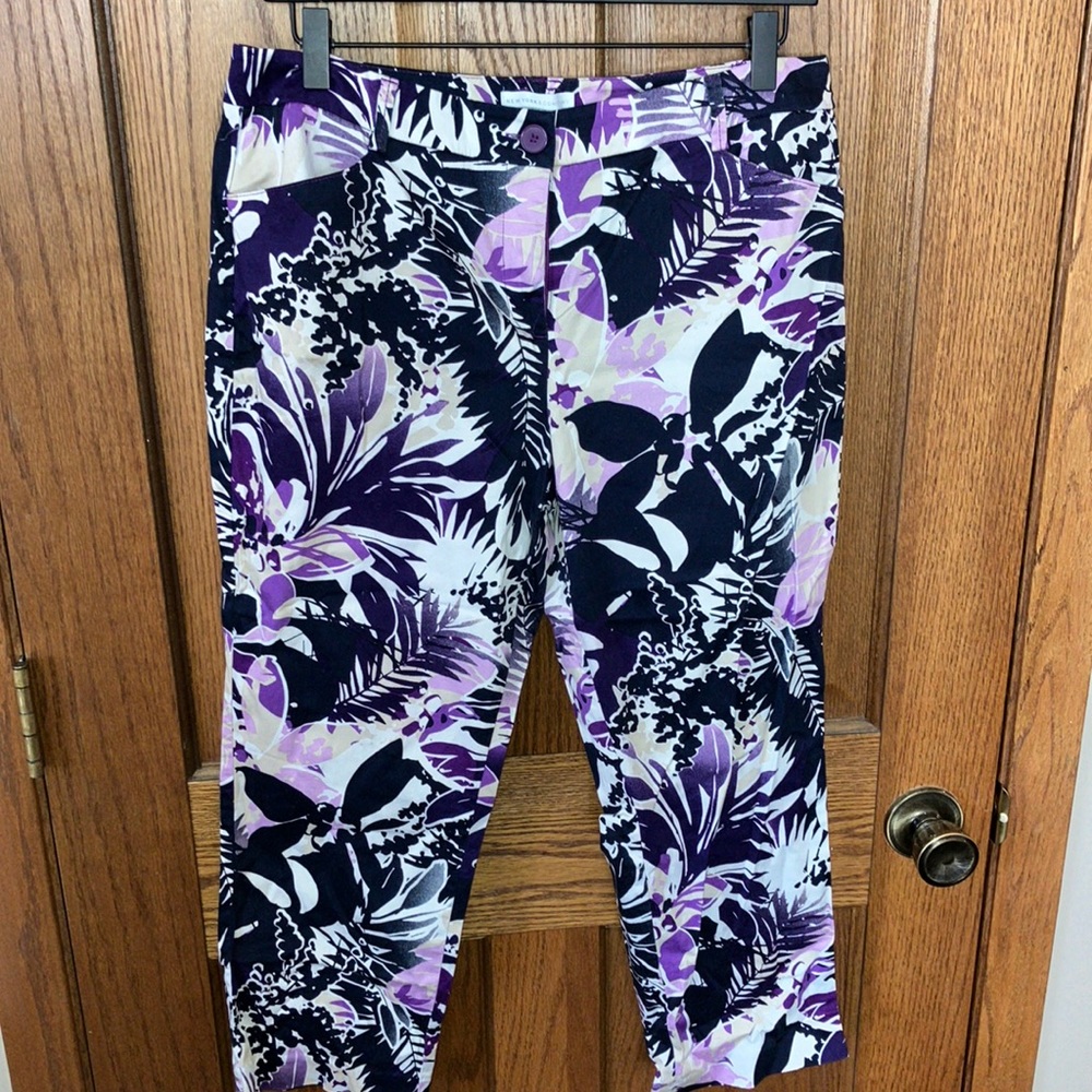 NY&CO CAPRIS, size 10, worn once!